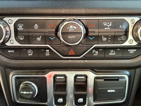 Used 2025 Jeep Wrangler Sport AWD/4WD image 26