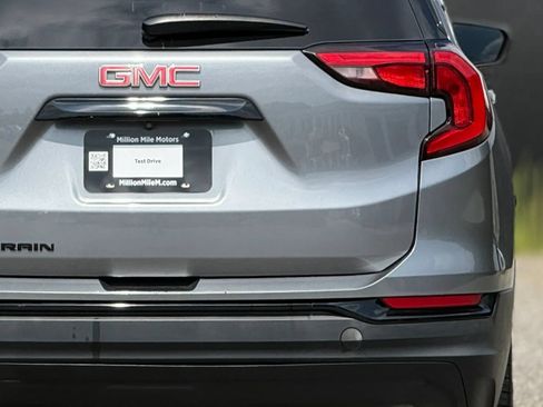 Used 2021 GMC Terrain SLE w/ Driver Convenience Package FWD image 14
