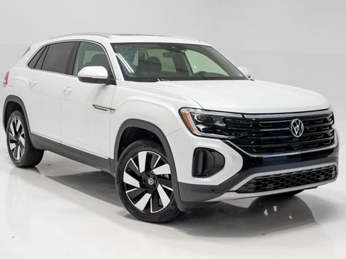 Used 2025 Volkswagen Atlas Cross Sport SEL AWD/4WD image 6