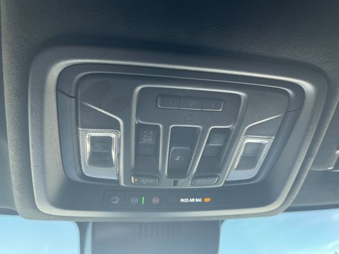 Used 2025 GMC Sierra 2500 Denali Ultimate image 30