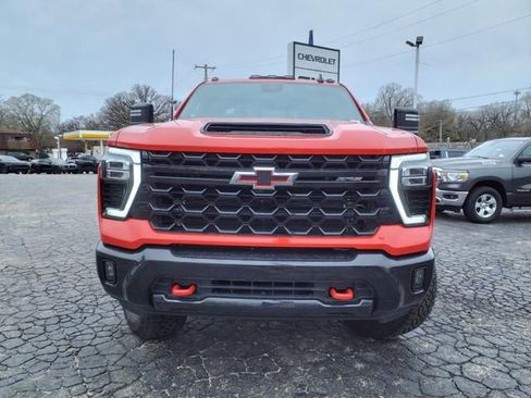 Used 2024 Chevrolet Silverado 2500 ZR2 w/ Technology Package image 14