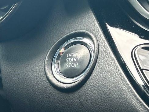 Used 2020 Toyota C-HR XLE FWD image 57