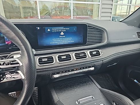Used 2025 Mercedes-Benz GLS 450 4MATIC image 10