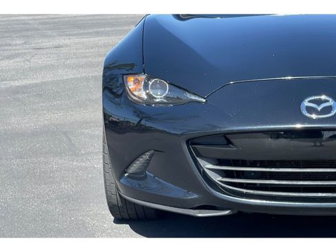 Used 2020 MAZDA MX-5 Miata RF Club RWD image 21