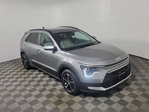 Used 2023 Kia Niro EX FWD image 2