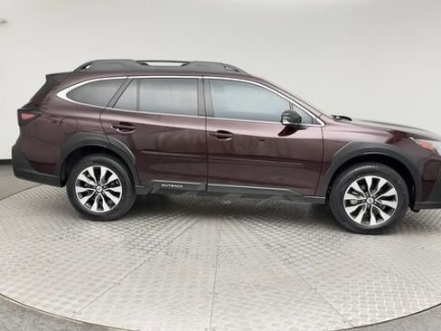 Used 2023 Subaru Outback Limited AWD/4WD image 9