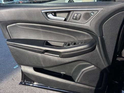 Used 2022 Ford Edge Titanium w/ Equipment Group 301A AWD/4WD image 11