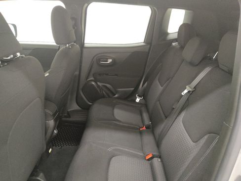 Used 2021 Jeep Renegade Latitude AWD/4WD image 18