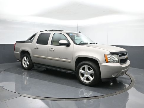 Used 2007 Chevrolet Avalanche LTZ w/ LTZ Preferred Equipment Group image 7