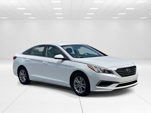 Used 2017 Hyundai Sonata SE FWD image 1