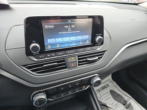 Used 2024 Nissan Altima 2.5 S image 22