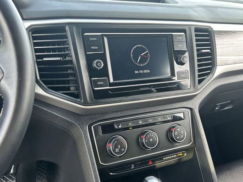 Certified 2022 Volkswagen Atlas Cross Sport SE image 21