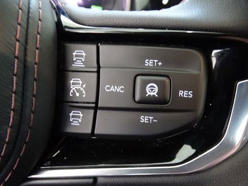 Used 2024 Jeep Wagoneer Launch Edition AWD/4WD image 8