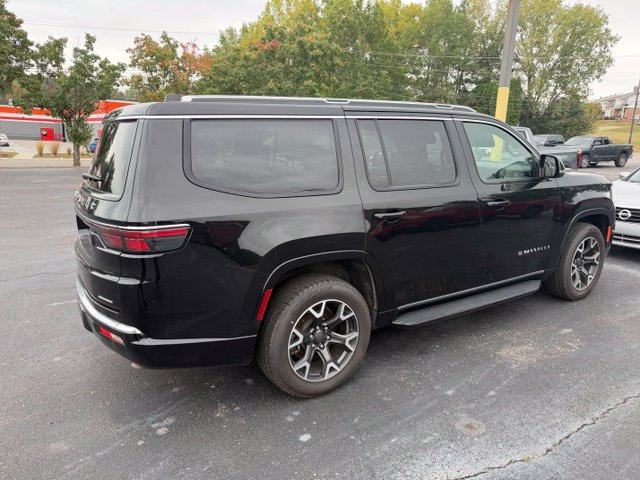 Used 2024 Jeep Wagoneer Series III AWD/4WD image 4