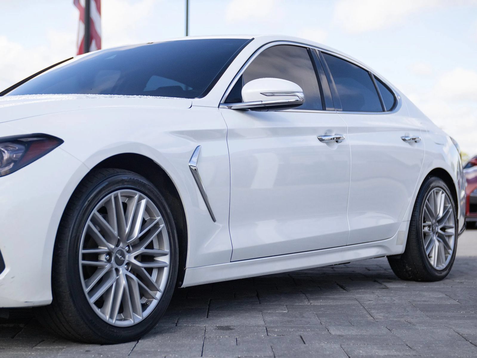 Used 2020 Genesis G70 2.0T RWD image 8