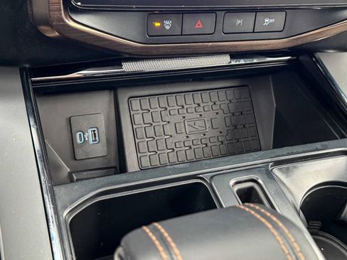 Used 2024 Ford F150 Lightning Lariat image 44