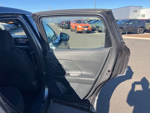 Used 2025 Nissan Kicks S image 32