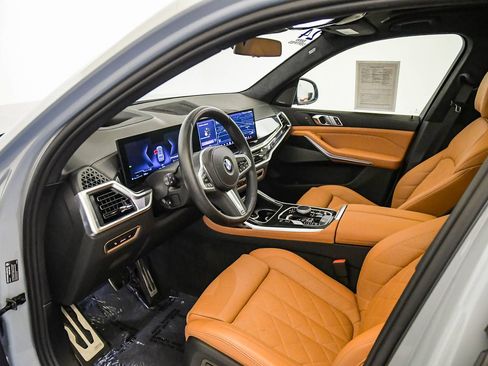 Certified 2024 BMW X7 xDrive40i w/ M Sport Package AWD/4WD image 16