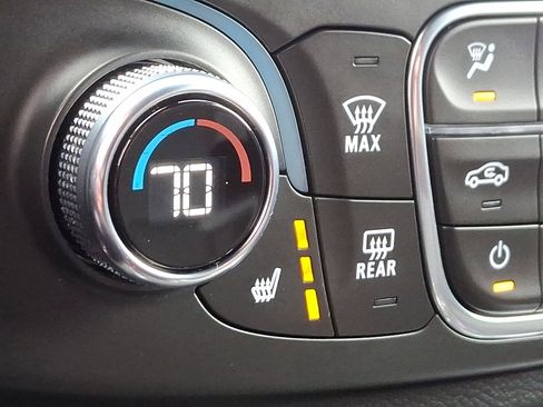 Certified 2022 Chevrolet Traverse LT image 19