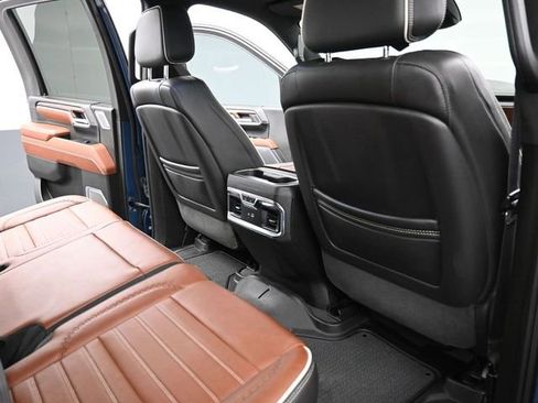 Used 2024 GMC Sierra 2500 Denali Ultimate AWD/4WD image 24