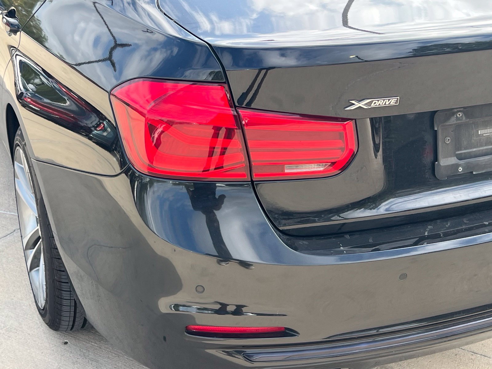 Used 2018 BMW 330i xDrive Sedan w/ Premium Package AWD/4WD image 12