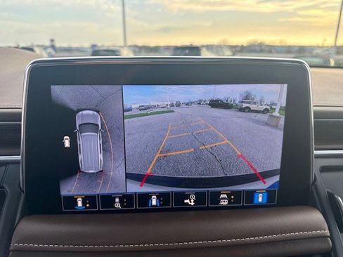 Used 2021 Chevrolet Suburban High Country image 25