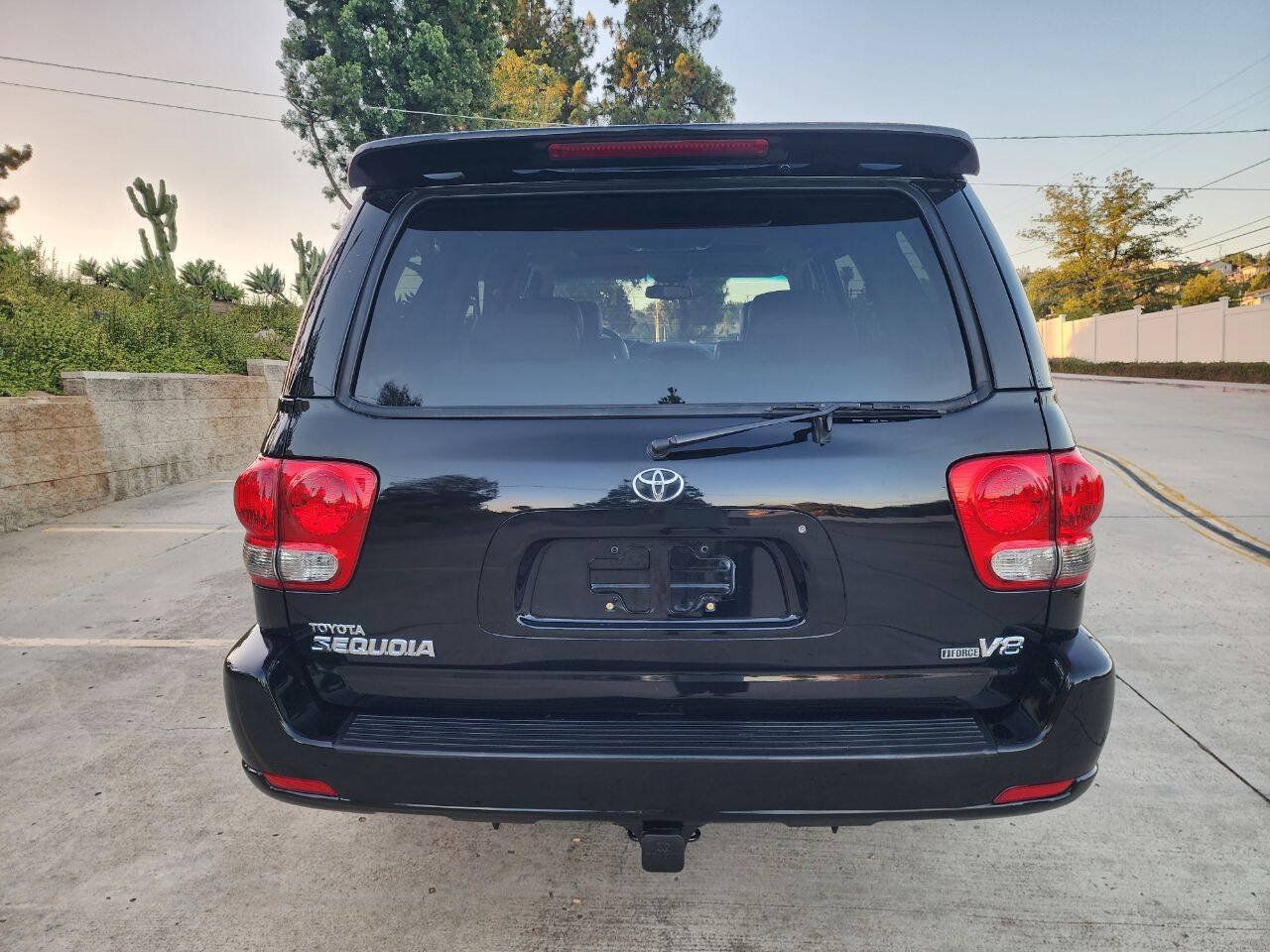 Used 2007 Toyota Sequoia Limited RWD image 4