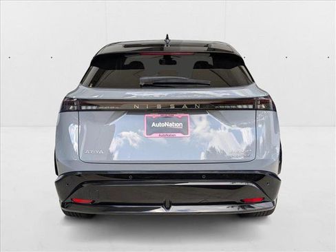 New 2025 Nissan Ariya AWD image 6