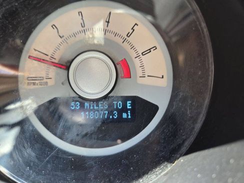 Used 2010 Ford Mustang Coupe RWD image 15