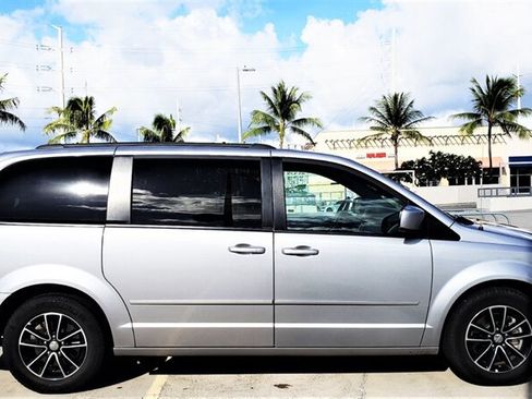 Used 2017 Dodge Grand Caravan GT FWD image 7