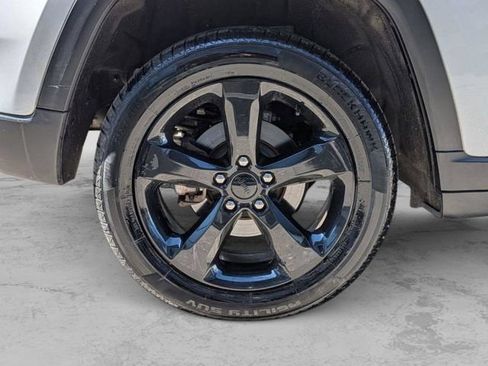Used 2023 Jeep Grand Cherokee Altitude AWD/4WD image 29