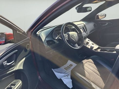 Used 2015 Chrysler 200 S FWD image 15