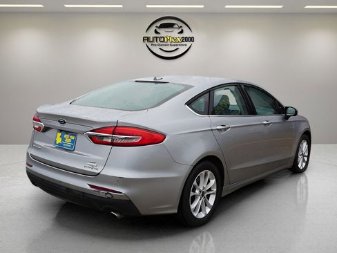 Used 2020 Ford Fusion SE image 6