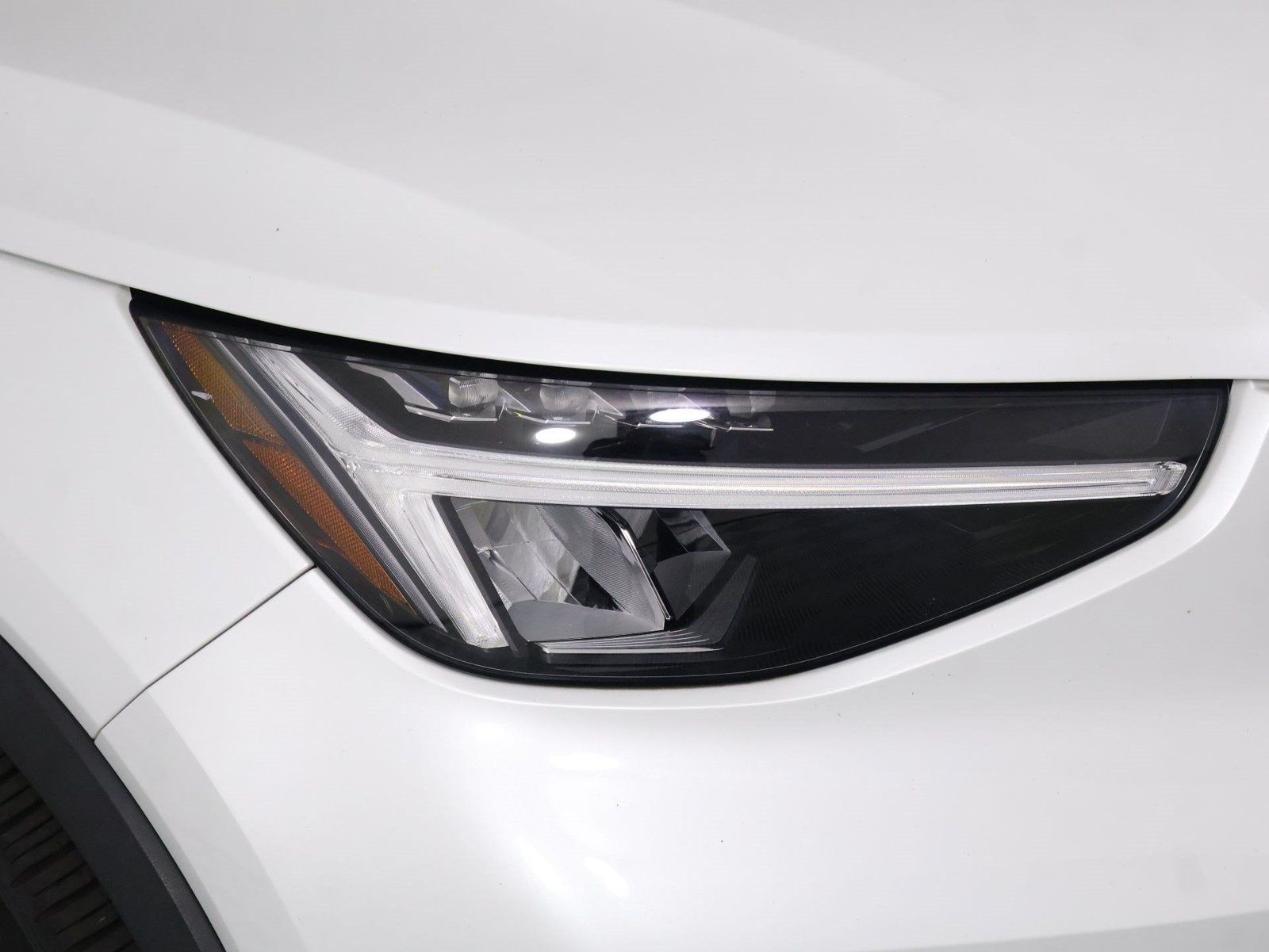 Used 2023 Volvo XC40 B5 Ultimate w/ Protection Package Premier AWD/4WD image 26