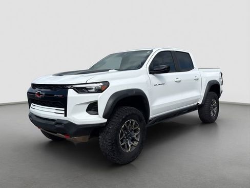 Used 2024 Chevrolet Colorado ZR2 w/ Safety Package AWD/4WD image 1