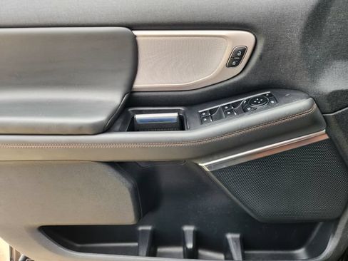Used 2025 Ford Expedition Active AWD/4WD image 24