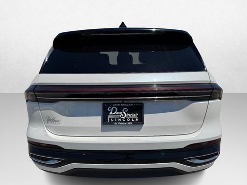 Certified 2024 Lincoln Nautilus Reserve AWD/4WD image 6