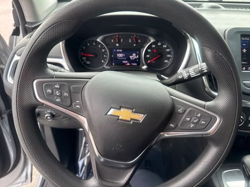 Used 2022 Chevrolet Equinox LT w/ LPO, Cargo Package FWD image 11