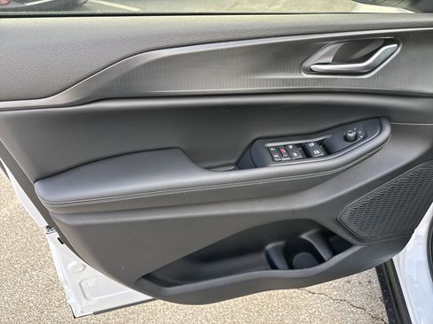 New 2025 Jeep Grand Cherokee Laredo X image 11