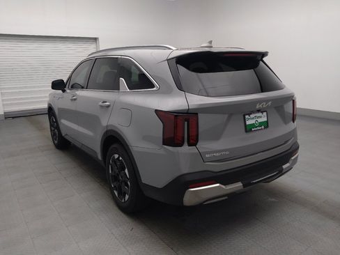 Used 2024 Kia Sorento S w/ Panoramic Sunroof Package FWD image 5
