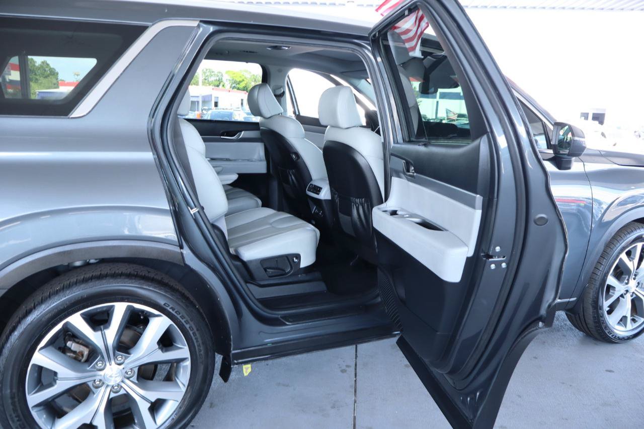 Used 2020 Hyundai Palisade SEL w/ Premium Package FWD image 35