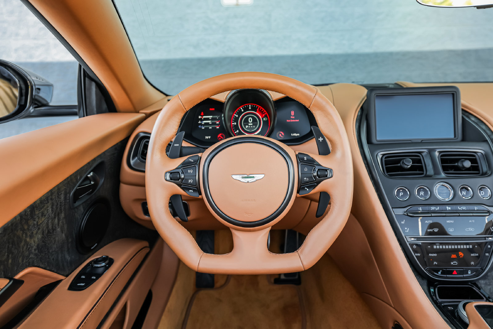 Used 2022 Aston Martin DBS Superleggera Volante RWD image 30