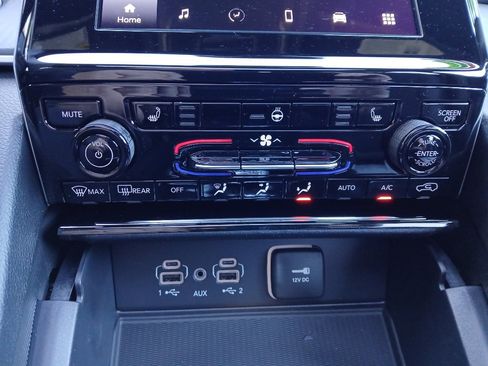 New 2025 Jeep Grand Cherokee L Altitude image 43