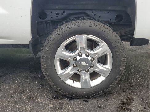Used 2019 Chevrolet Silverado 2500 LTZ w/ Duramax Plus Package AWD/4WD image 6