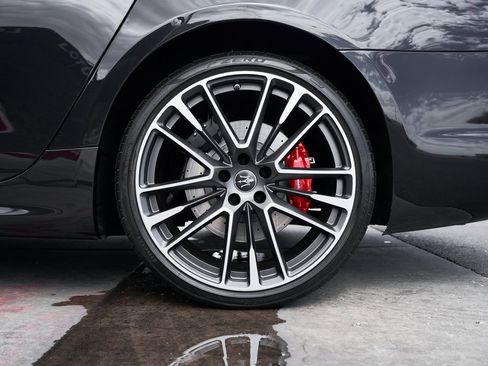 Used 2021 Maserati Quattroporte Trofeo image 27