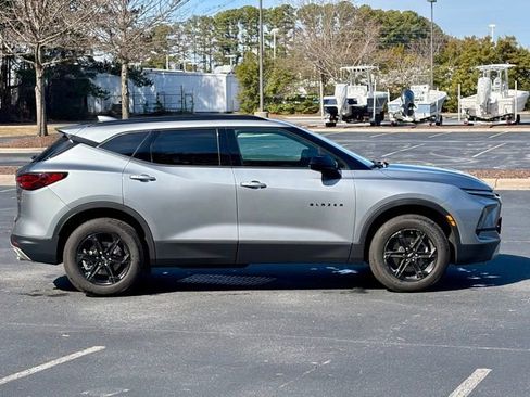 Used 2025 Chevrolet Blazer LT w/ Midnight/Sport Edition image 9