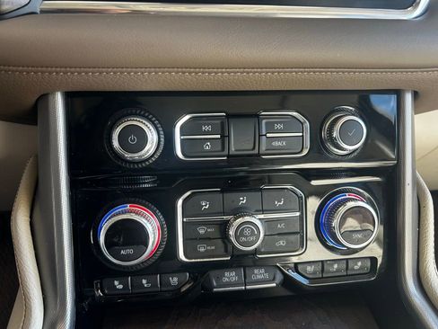 Used 2022 GMC Yukon XL Denali w/ Denali Ultimate Package image 13