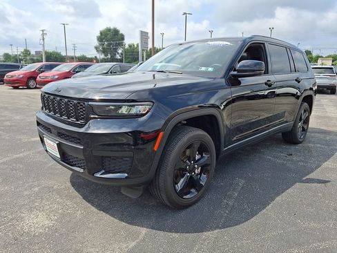 Used 2023 Jeep Grand Cherokee L Laredo AWD/4WD image 5