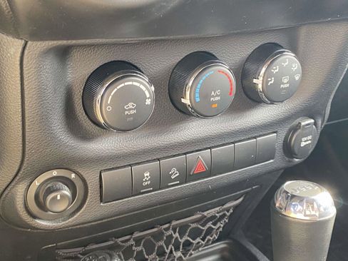 Used 2015 Jeep Wrangler Sport w/ Quick Order Package 24S image 17