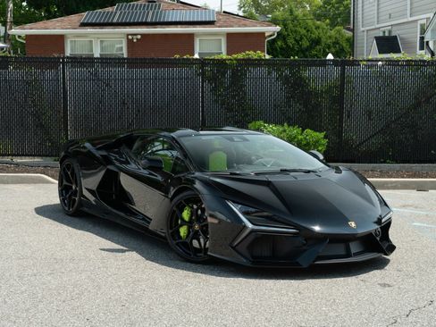 Used 2024 Lamborghini Revuelto AWD/4WD image 31